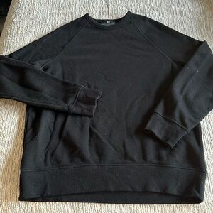 H&M regular fit coupe standard made Indonesia size small black sweatshirt